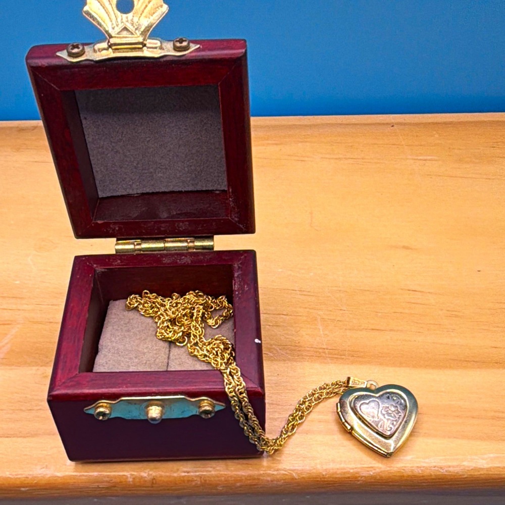 Wooden Box Heart Locket Necklace Engraved Love Mom & Dad 1999 Gold Tone